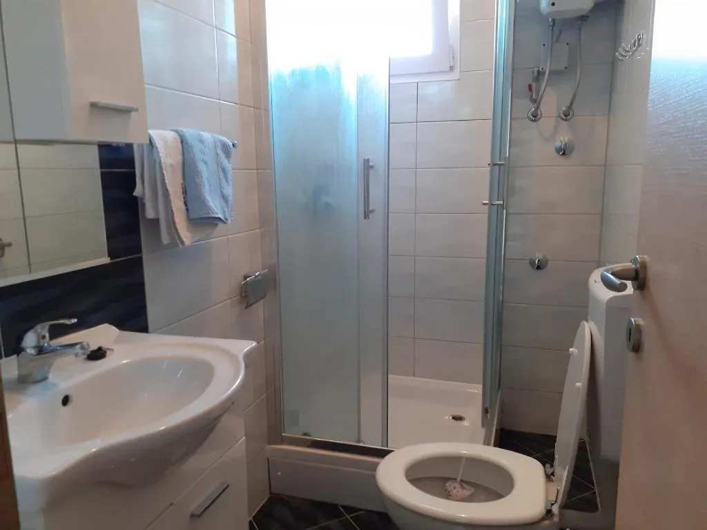 Apartment 696-5 For 6 + 4 Pers. In Lopar 0*,